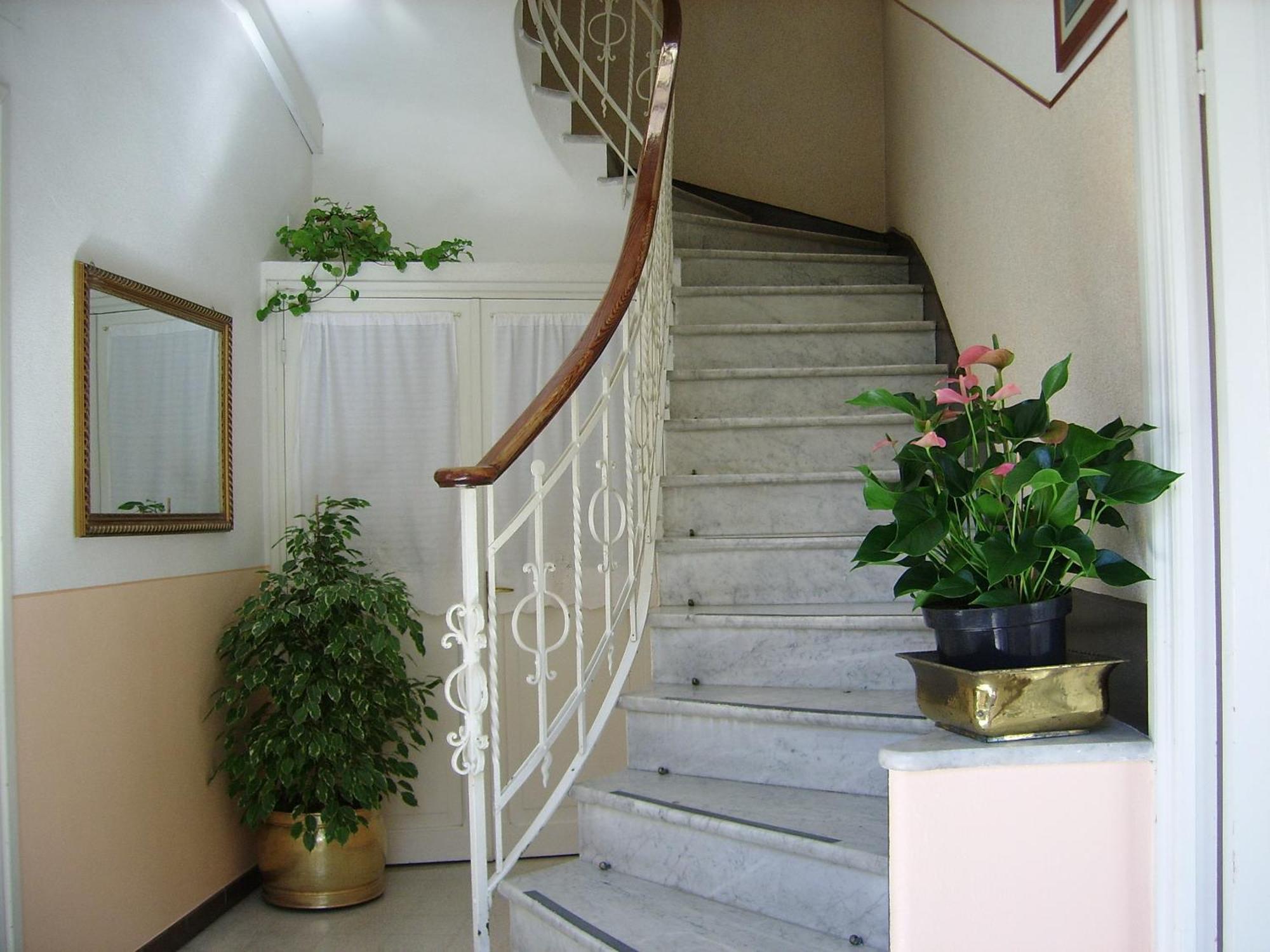 Hotel Fiorenza & Banksia Meuble Alassio Kültér fotó
