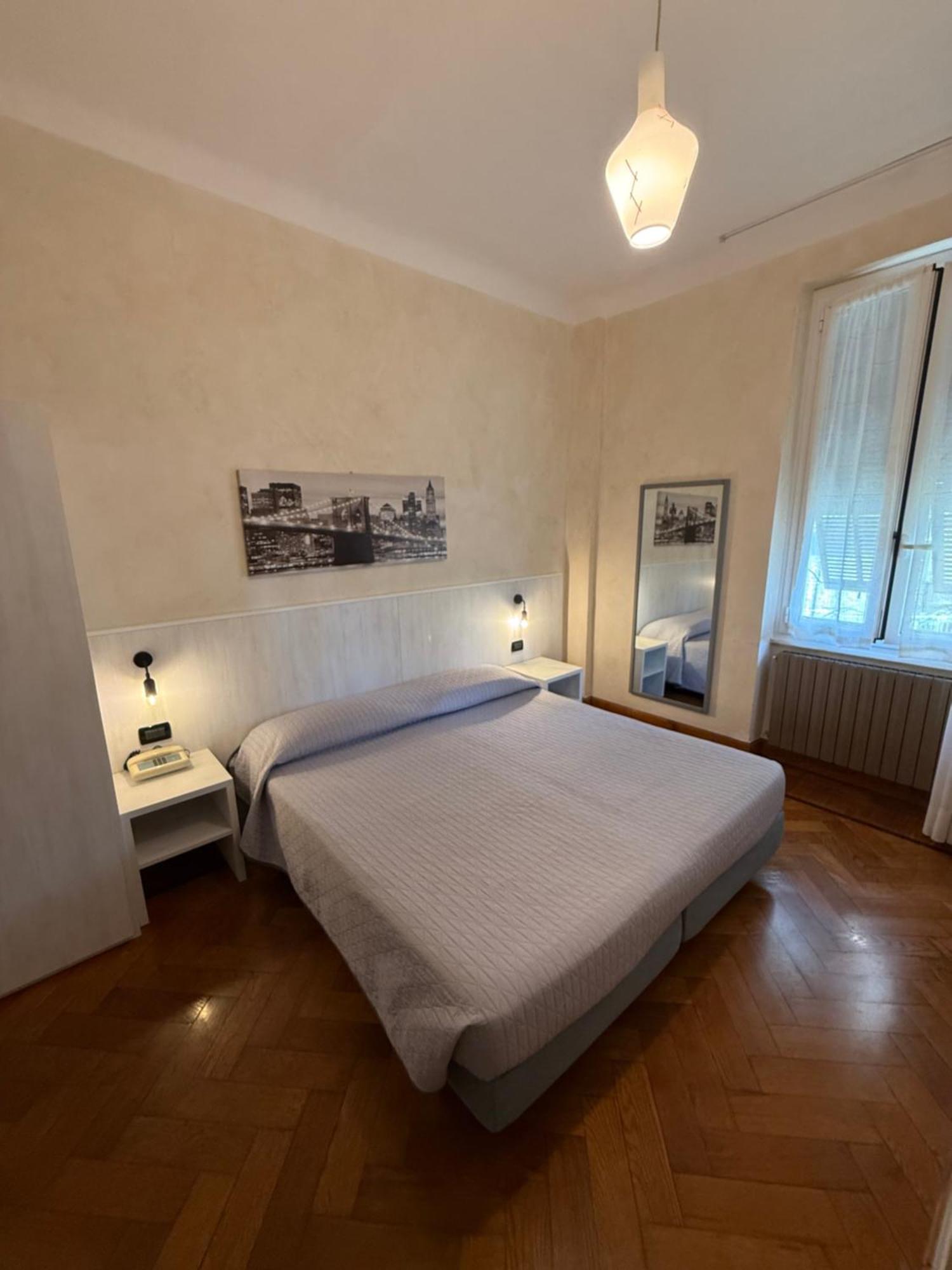 Hotel Fiorenza & Banksia Meuble Alassio Kültér fotó