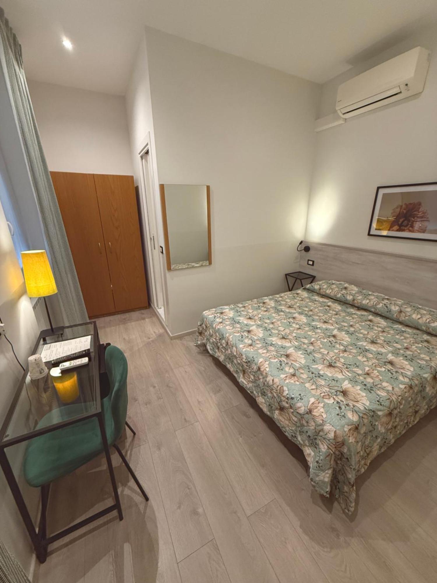 Hotel Fiorenza & Banksia Meuble Alassio Kültér fotó