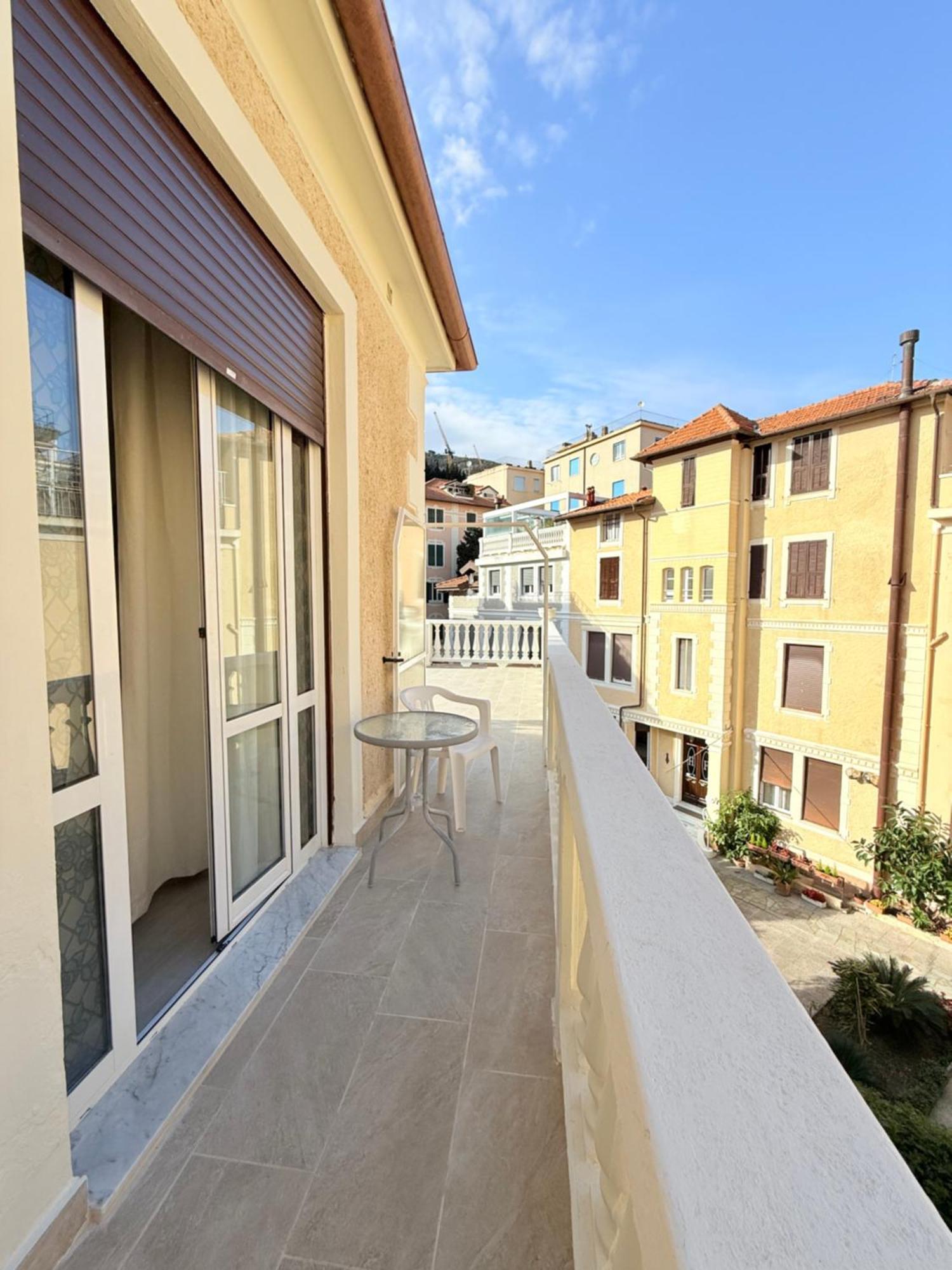 Hotel Fiorenza & Banksia Meuble Alassio Kültér fotó