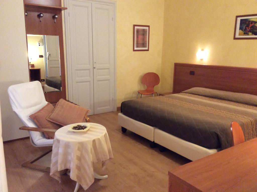 Hotel Fiorenza & Banksia Meuble Alassio Kültér fotó