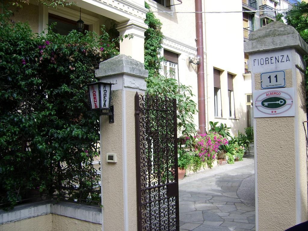 Hotel Fiorenza & Banksia Meuble Alassio Kültér fotó
